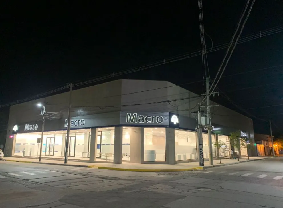 Escándalo en Orán: denuncian violencia contra una mujer con un bebé en brazos en un cajero