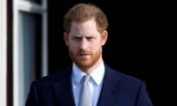 La insólita reaparición del príncipe Harry al saber el estado de salud de Carlos III: el Reino Unido en shock