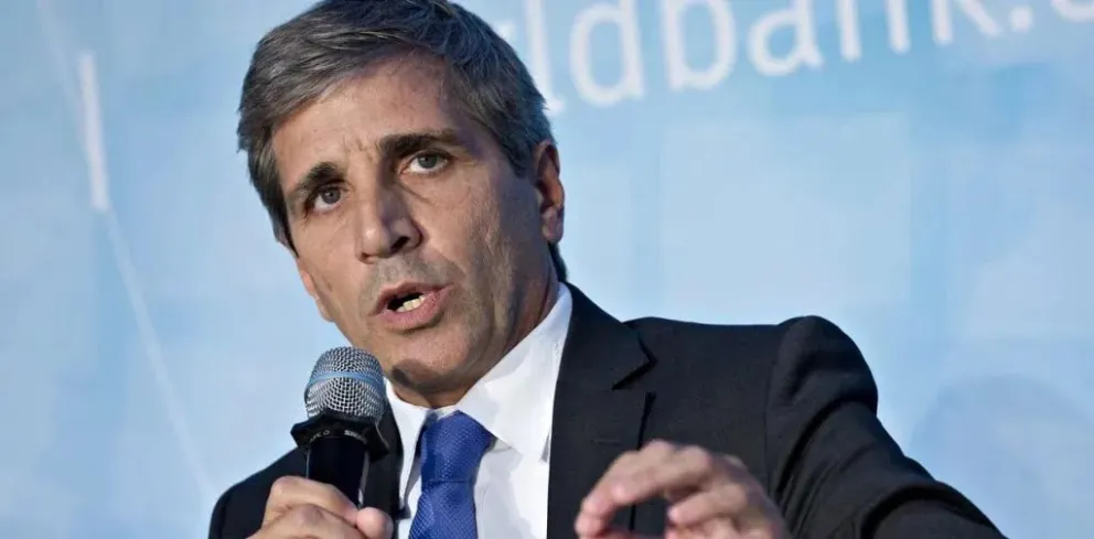 Luis Caputo desatado: amenazó a los gobernadores si no sale la Ley Ómnibus y cruzó a Miguel Ángel Pichetto