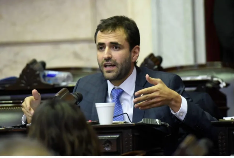 Emiliano Estrada en el debate de la Ley Ómnibus: "Vamos por un camino de duplicar el precio del alimento, medicamentos, prepagas, la nafta"