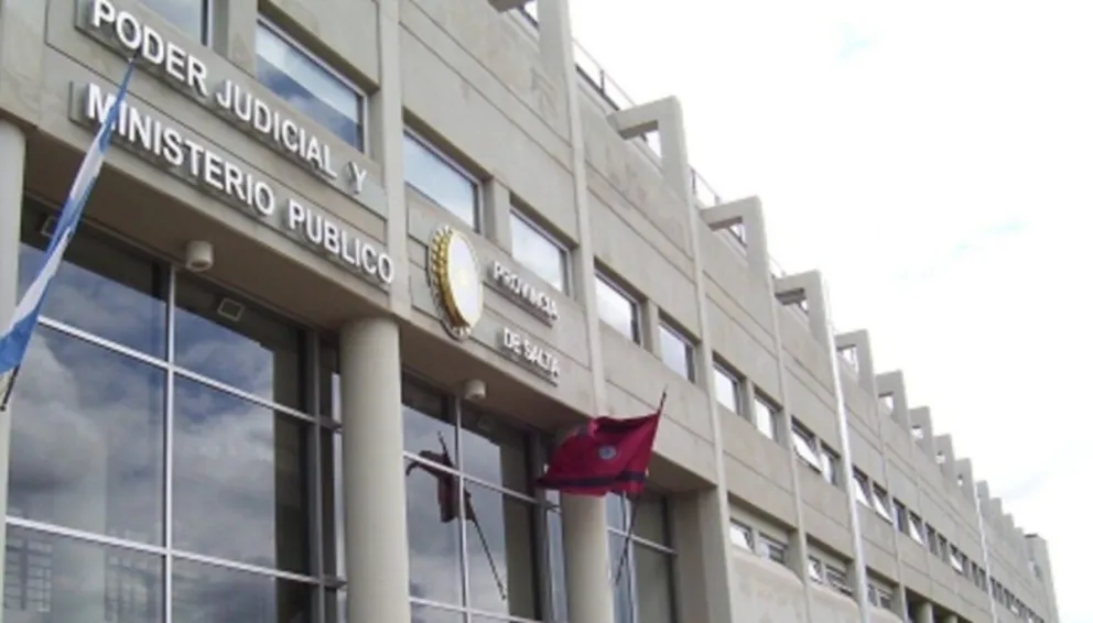 Quieren retirar las mamparas de protección contra el Covid de la Ciudad Judicial