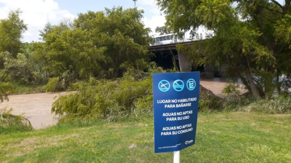 Macabro hallazgo sobre el puente del Río Arenales: encontraron el cuerpo de un salteño