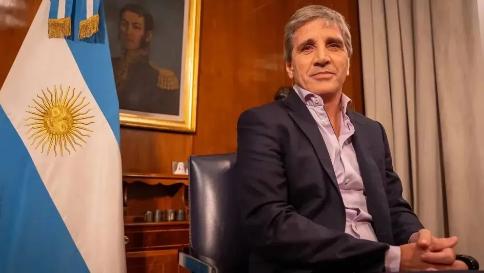 Luis Caputo gana más terreno: Infraestructura deja de ser ministerio y será una secretaría de Economía