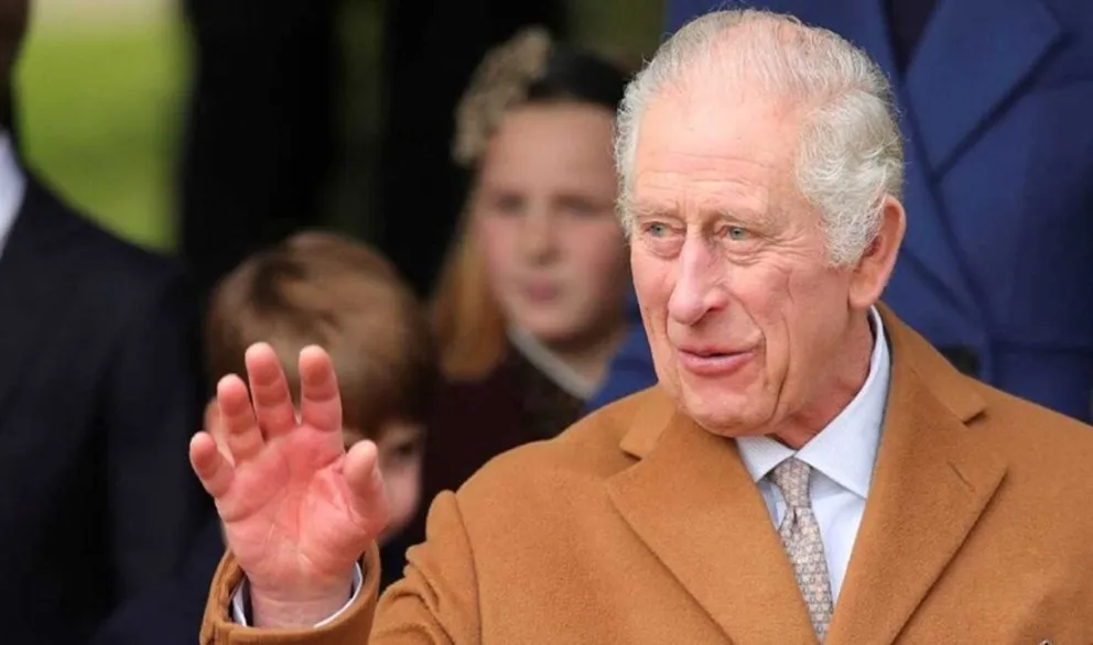 Se realizó la delicada operación del rey Carlos III: estará ausente de sus obligaciones por tiempo prolongado
