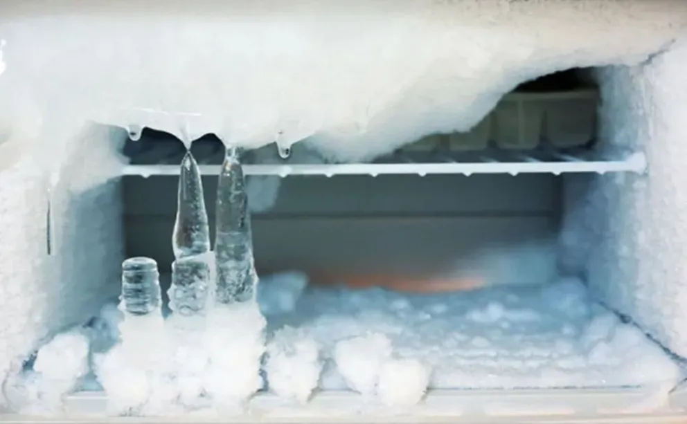 El increíble truco que impide que se forme hielo en el congelador: resolvé este problema con un solo ingrediente