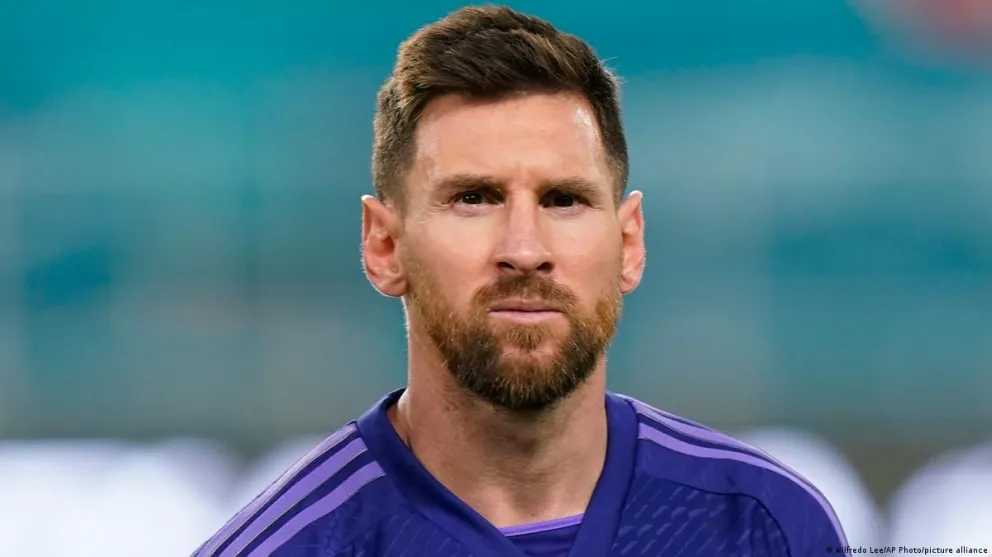 Así reaccionó Lionel Messi cuando un fanático le lanzó este objeto en su cara