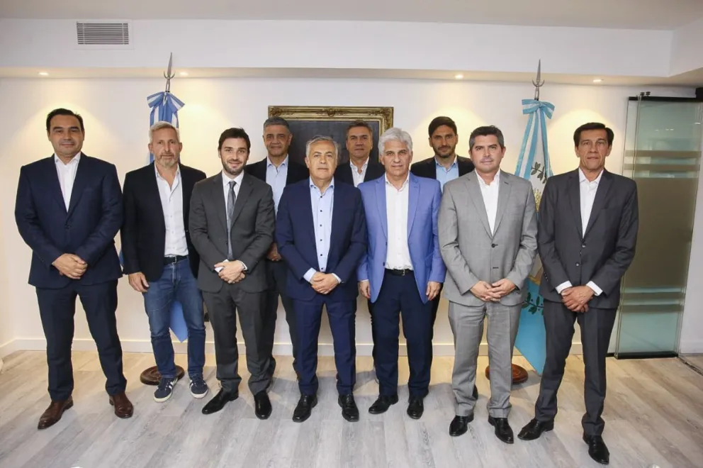 Cumbre de gobernadores para terminar de definir su postura frente a la Ley Ómnibus