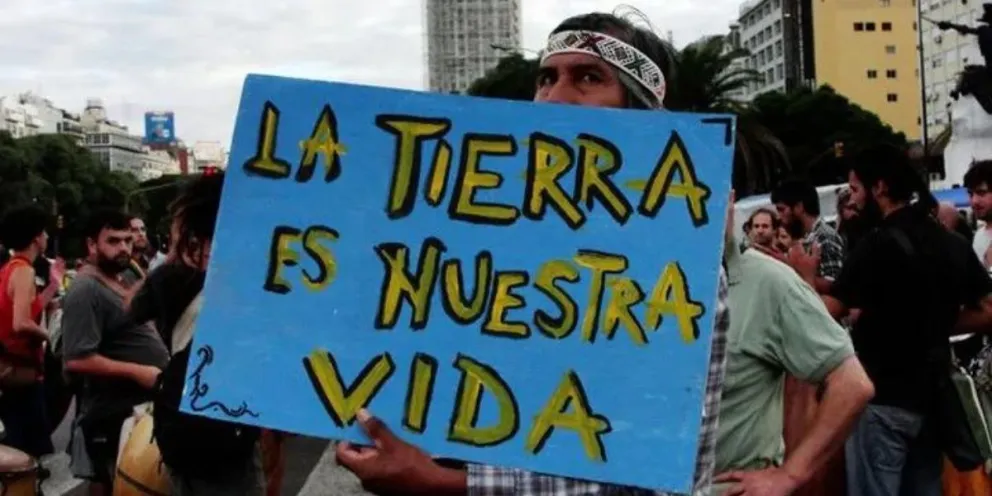 Nuevo golpe para Javier Milei: la Justicia suspendió la derogación de la Ley de Tierras planteada en el DNU