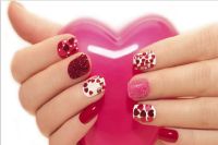 Deslumbra en San Valentín con los diseños de uñas que te robarán el corazón 