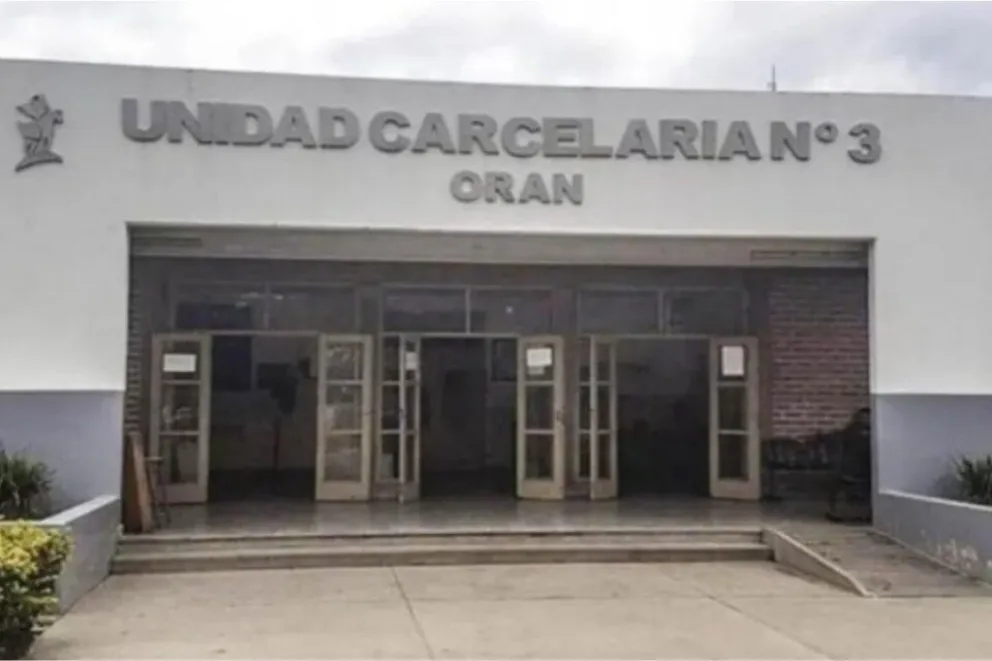 Tensión en la cárcel de Orán: a los tiros agentes penitenciarios se enfrentaron con policías