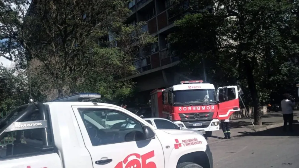 Un grave incendio estalló en el Monoblock de Salta, ¿qué fue lo que pasó?: el comunicado de los Bomberos