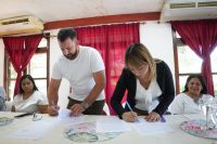 El municipio de Hipólito Yrigoyen firmó un convenio para brindar capacitación y herramientas profesionales a los ciudadanos