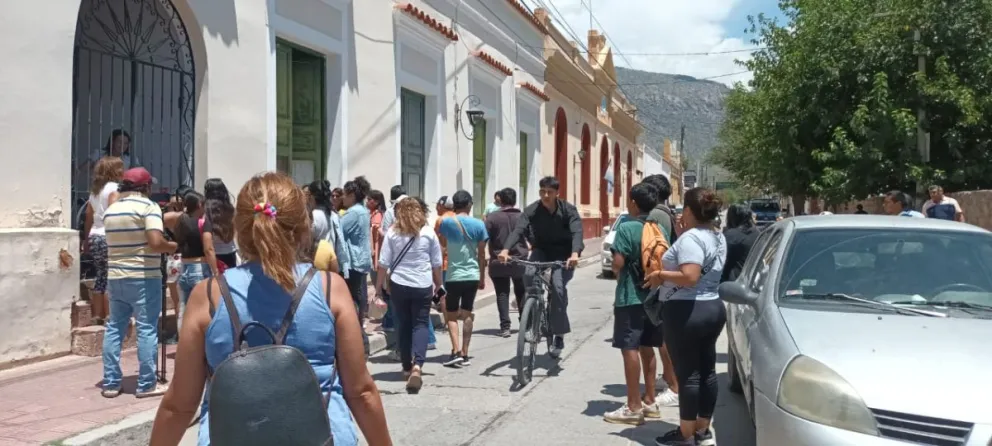 Serenata a Cafayate: caos y tensión por las demoras para comprar entradas