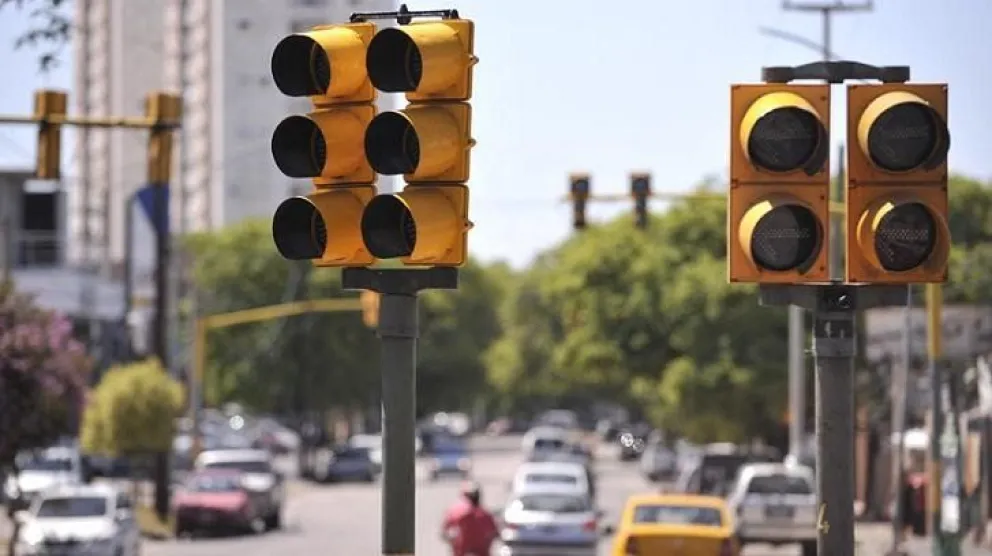 Atención conductores: hay semáforos sin funcionar en Avenida Tavella