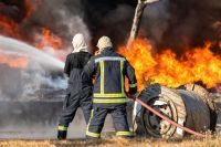 Terror en un depósito de zona sur: se incendió un camión con combustible 