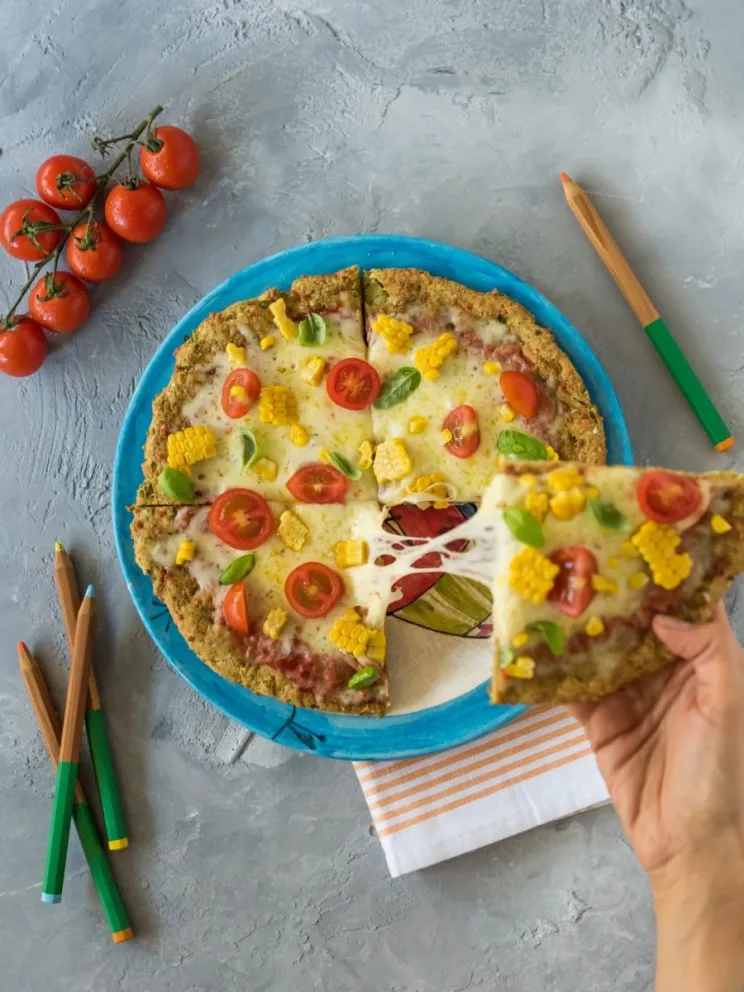 Así es como se hace una deliciosa pizza de brócoli sin horno: escasos ingredientes y en 15 minutos