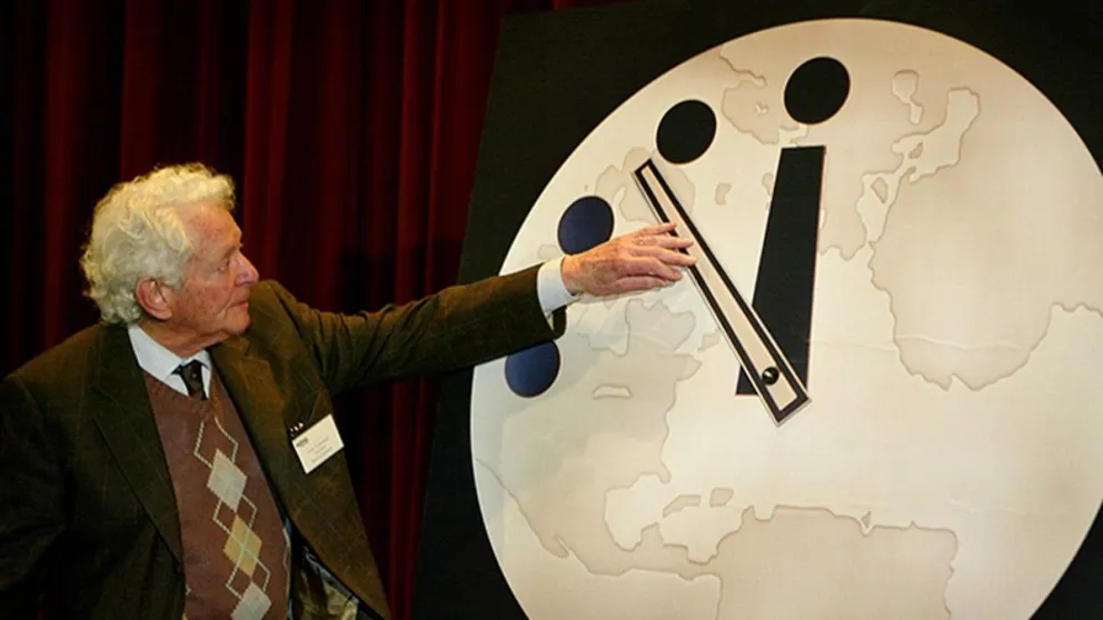 El Reloj del apocalipsis se adelantó y alarmó a los científicos: te contamos todo sobre este invento de Einstein