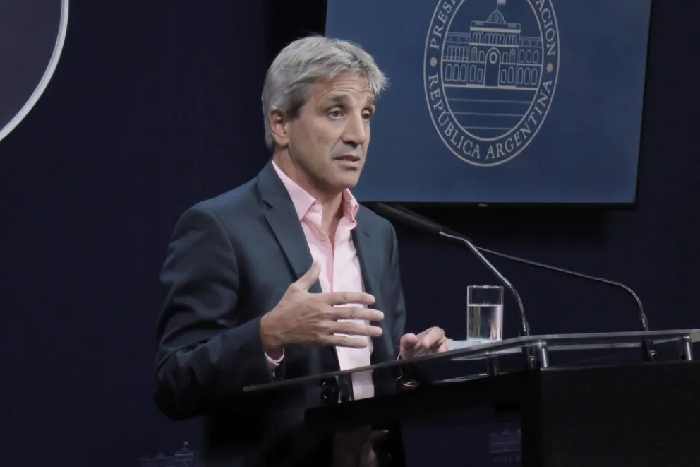 Ley Ómnibus: el plan de ajuste que prevé realizar Luis “Toto” Caputo y Javier Milei 