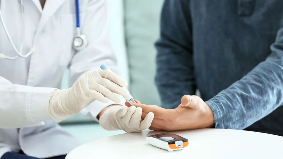  Cómo y cuál es la atención que reciben los pacientes diabéticos