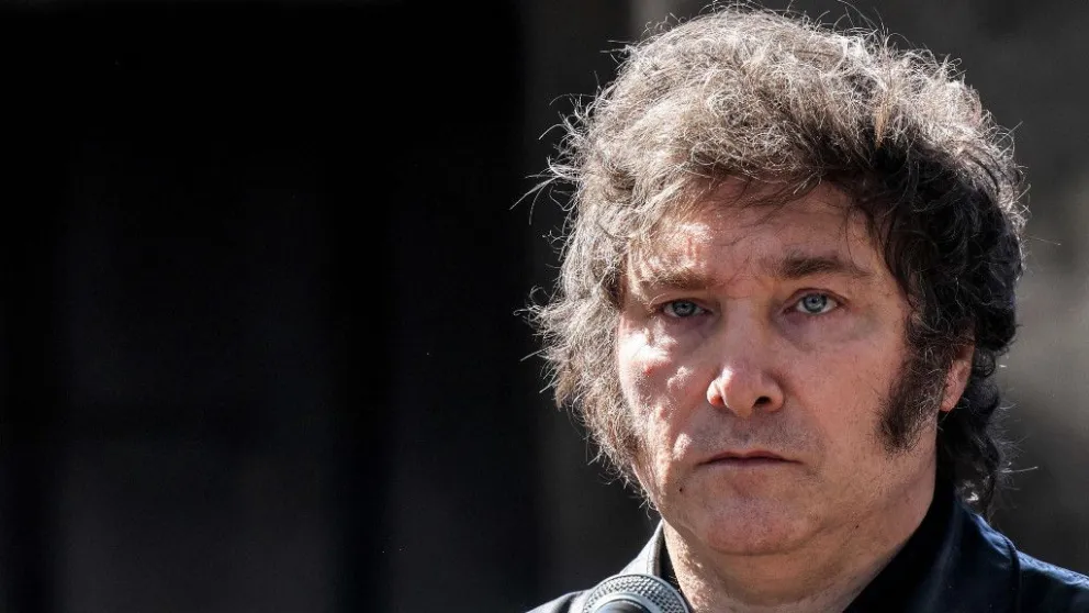 Javier Milei sigue su cruzada contra las provincias y aseguró que "la motosierra y la licuadora no se negocian"