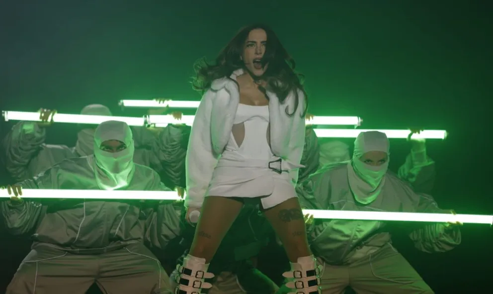 El increíble regreso de Nicki Nicole a los escenarios tras la polémica con Peso Pluma: le envió esta feroz indirecta