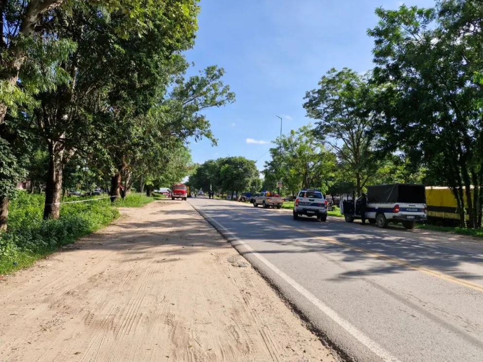 Un conductor murió en la ruta 34 después del fuerte impacto contra un árbol