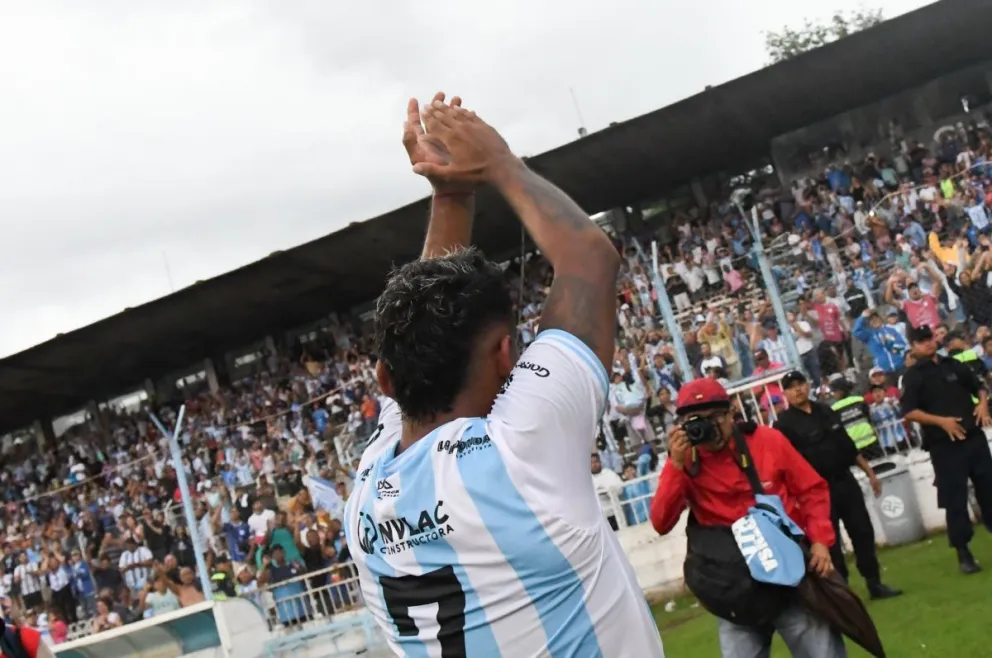 El "poyo" Rojas se llevó puesto todo y le dio a Gimnasia y Tiro un triunfo agónico contra Atlético Rafaela
