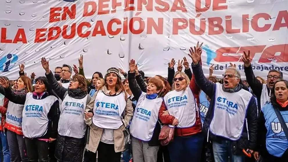A poco del inicio de clases, el Gobierno nacional busca restringir el derecho a huelga de los docentes