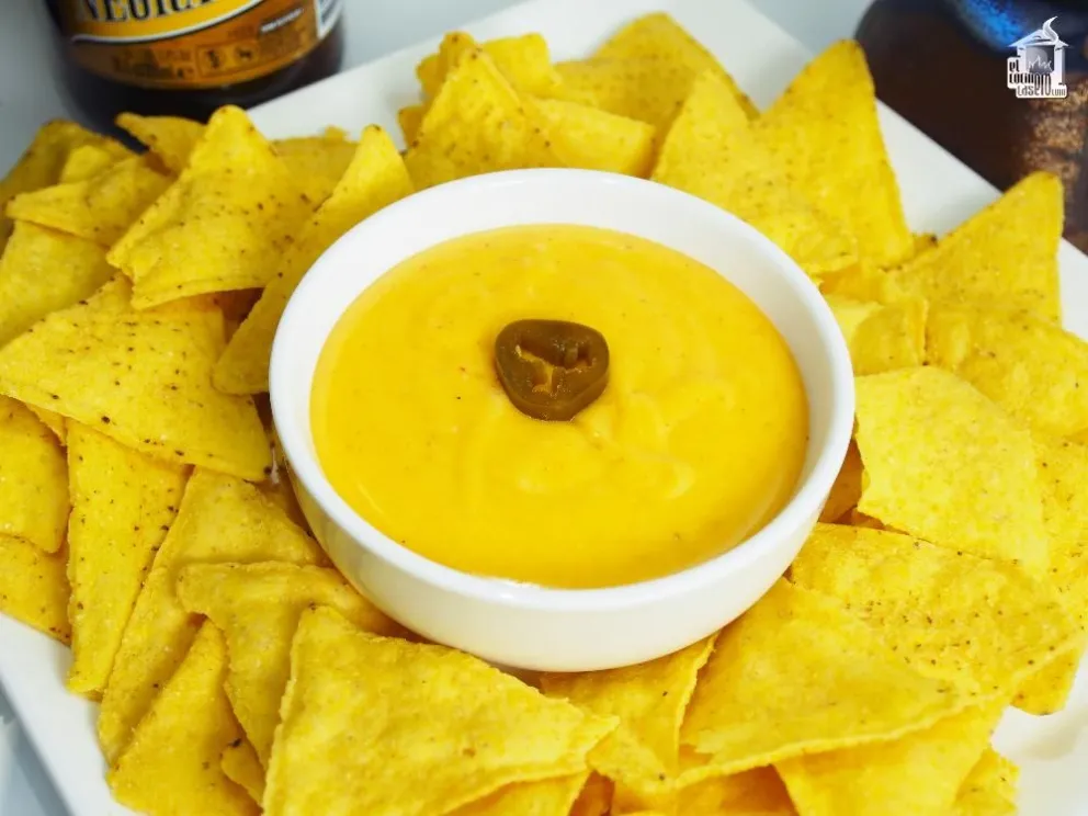 La receta más fácil de cómo hacer la salsa perfecta de queso cheddar: en 5 minutos