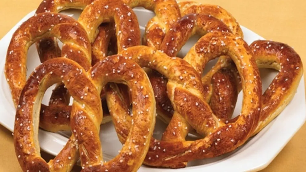 La irresistible receta de pretzels alemanes: un pan tan delicioso y esponjoso que tu familia adorará