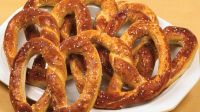 La irresistible receta de pretzels alemanes: un pan tan delicioso y esponjoso que tu familia adorará