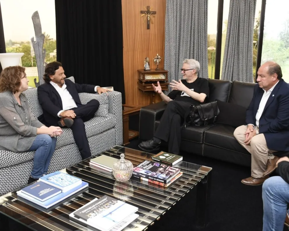 Gustavo Sáenz recibió en Casa de Gobierno a Michel Bouvier, quien sigue firme en su pedido de justicia