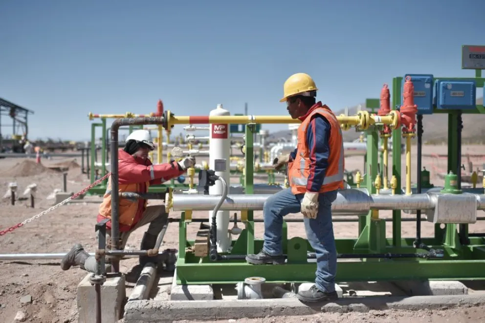 La gestión de Gustavo Sáenz avanza con la construcción de la planta compresora del rio Las Burras