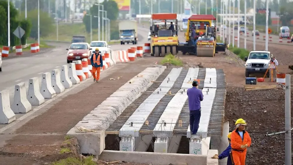 Fuerte freno a la obra pública en Salta: ya hay unos 8000 obreros desempleados 