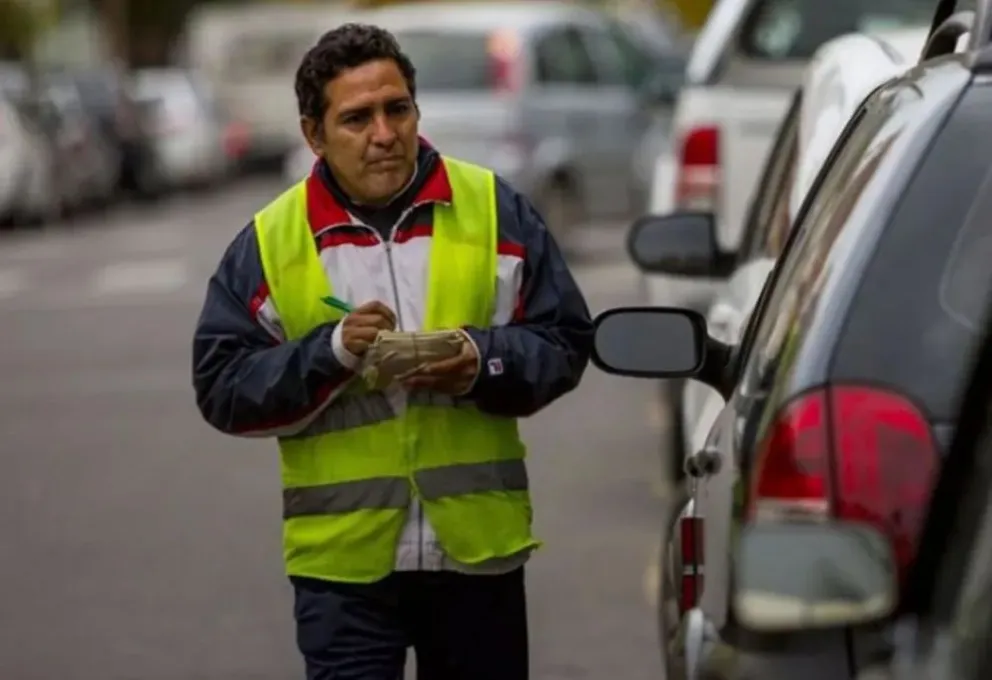 No más talonarios: implementarán una aplicación para cobrar el estacionamiento medido