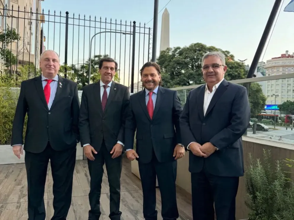 Gustavo Sáenz llegó a Buenos Aires para participar del discurso de Javier Milei
