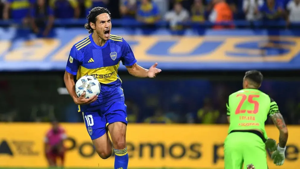 Edinson Cavani metió tres goles para la victoria de Boca ante Belgrano