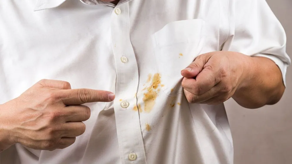 Descubrí cómo eliminar las manchas de aceite de tu ropa: con dos trucos prácticos y sin lastimarla