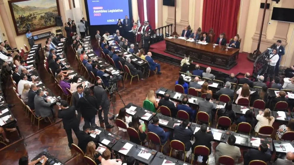 Diputados salteños niegan aumento de sueldos y aseguran que recibieron un retroactivo del aguinaldo