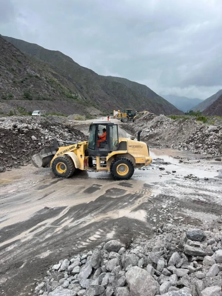Dispusieron un corte de tránsito en la Ruta Nacional 51 por derrumbes: a qué altura ocurrió