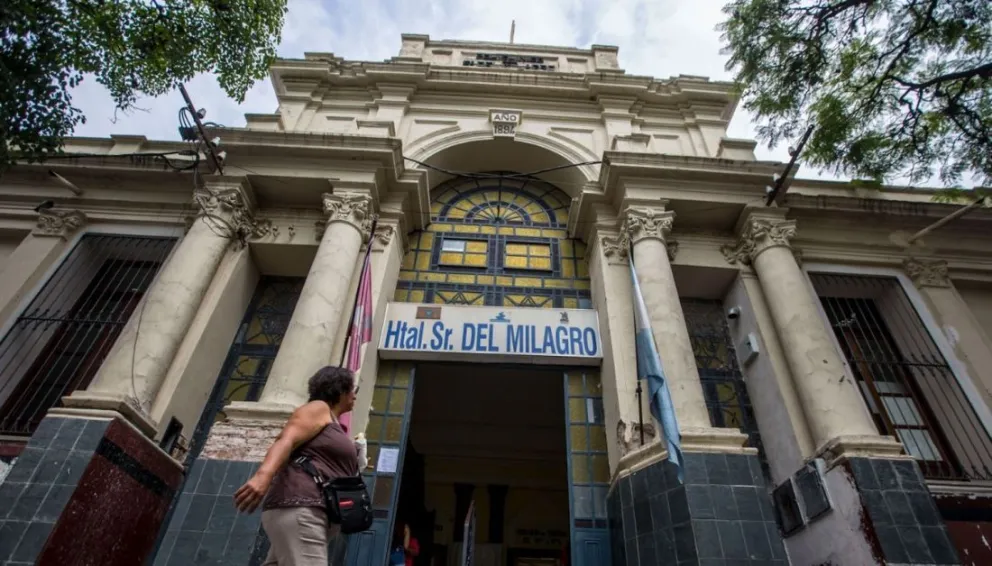 Alerta: el Hospital del Milagro desbordado con largas esperas por casos de dengue
