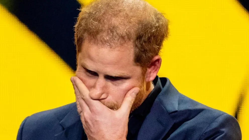 Al príncipe Harry le sale un poderoso enemigo que podría dejar su futuro en el aire