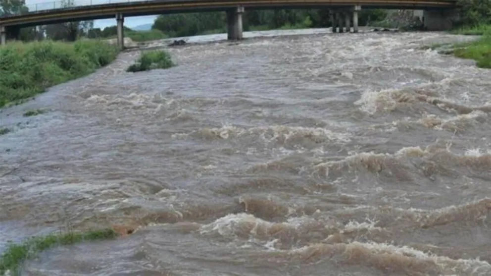 Rescate en el Río Ancho: se arrojó al caudal y acabó inconsciente para salvar a su hermano