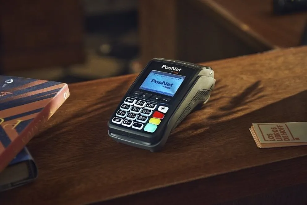 Atención usuarios: a partir de este martes cambia la manera de pagar con tarjetas de crédito y débito