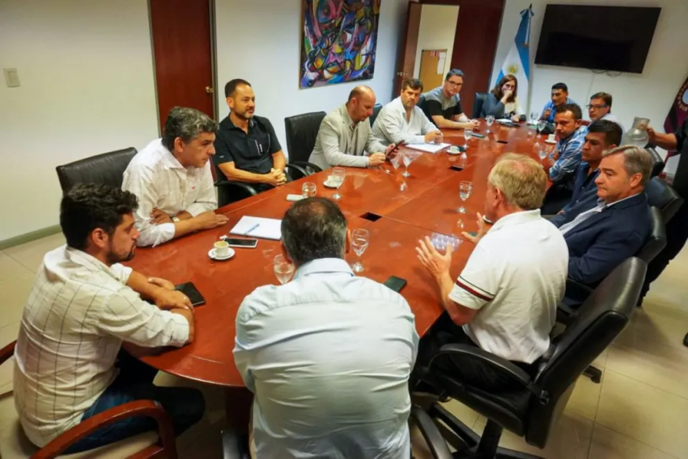 Cumbre de intendentes de Salta: buscan equiparar salarios y reclamar por la subas del interurbano