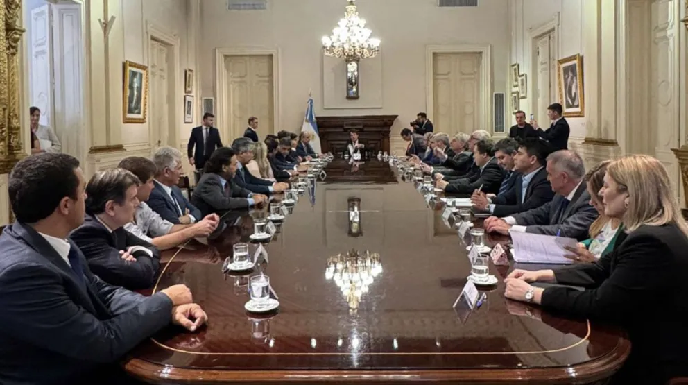 El Gobierno le enviará a los gobernadores el borrador de la nueva Ley Ómnibus