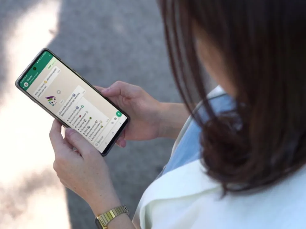 Descubrí cómo ocultar tus chats de WhatsApp y evitar que otros lean tus conversaciones: máxima seguridad