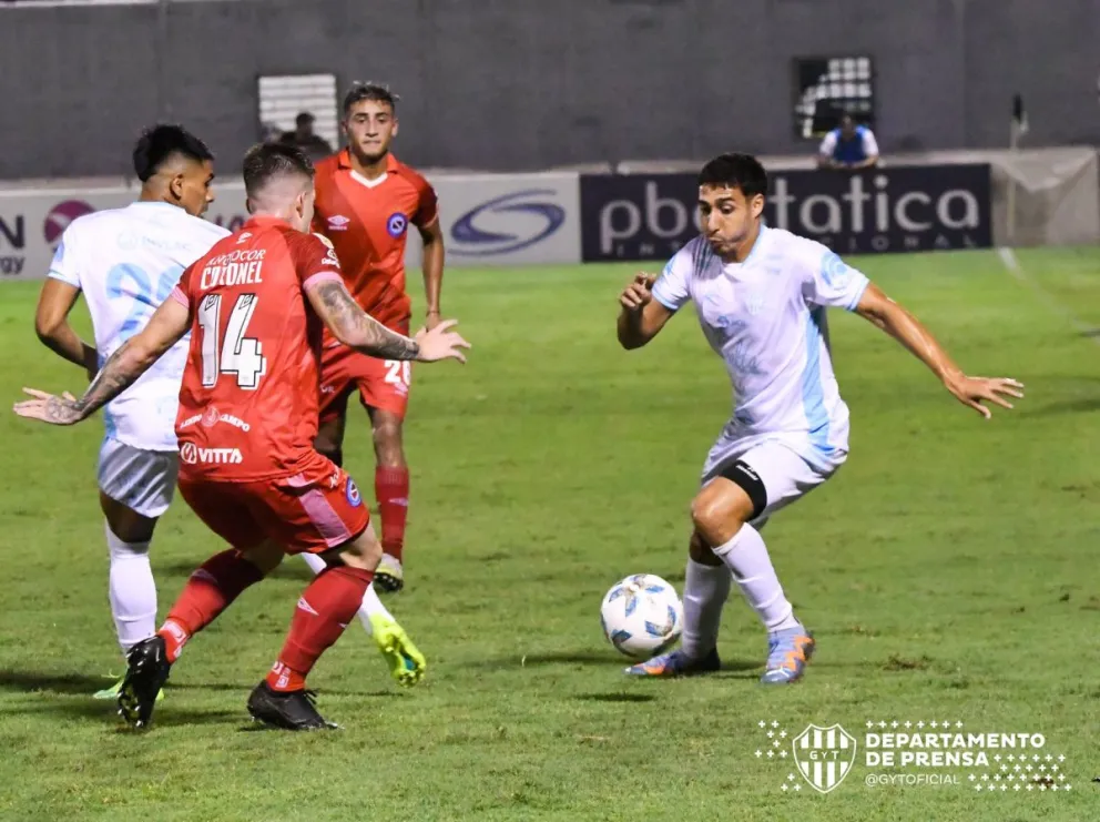 Fin del sueño de Gimnasia y Tiro: perdió 2 a 1 ante Argentinos Jrs y se despidió de la Copa Argentina