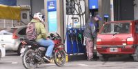 Exigirán casco al cargar nafta: normativa de seguridad para motociclistas en la ciudad de Salta