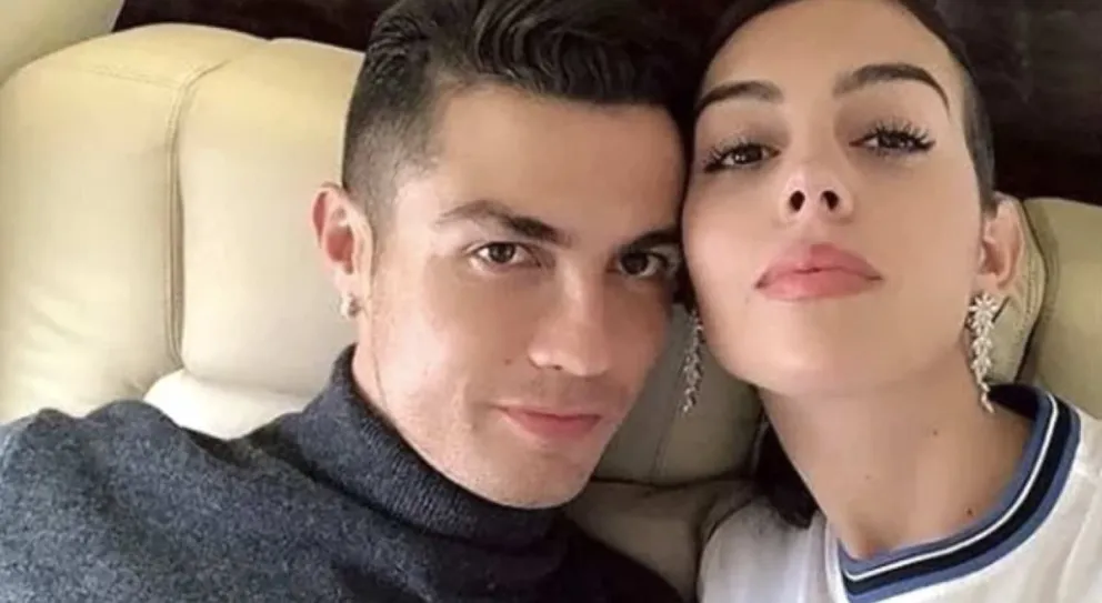 El mensaje que Cristiano Ronaldo escribió en la camiseta de Georgina Rodríguez en su desfile en París que muy poco notaron